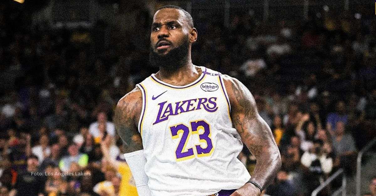 LeBron James en un juego de pretemporada de Los Angeles Lakers