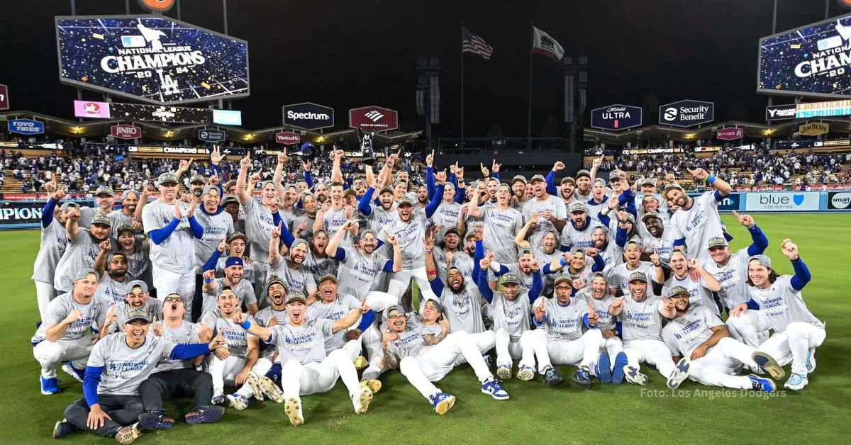 Equipo de Los Angeles Dodgers celebrando el pase a la Serie Mundial