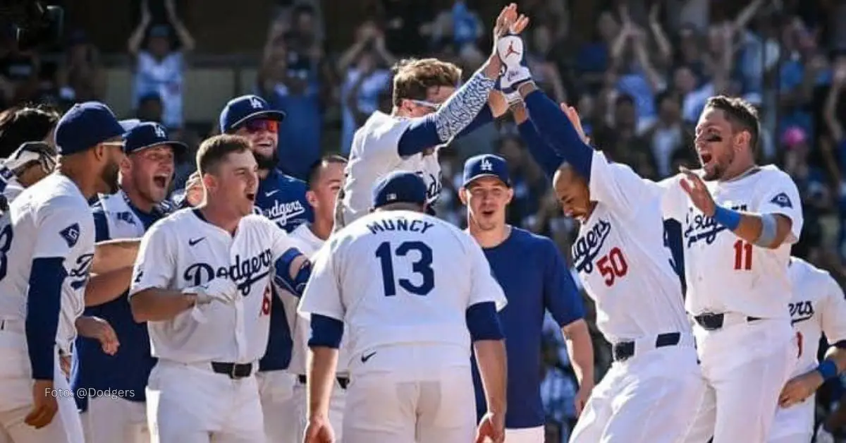 Los Angeles Dodgers celebrando victoria en MLB