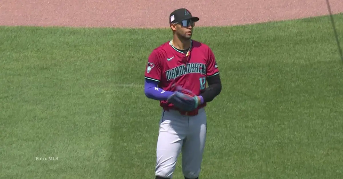 Lourdes Gurriel jr. en los jardines con Arizona Diamondbacks