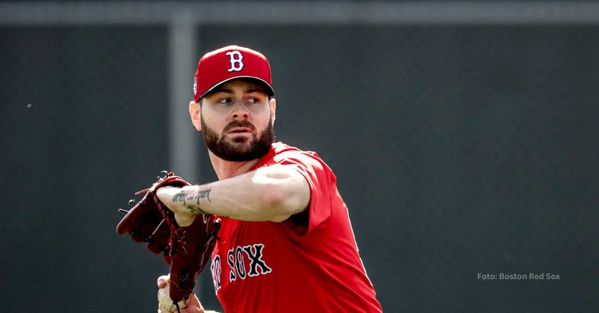 Lucas Giolito lanzando con Boston Red Sox