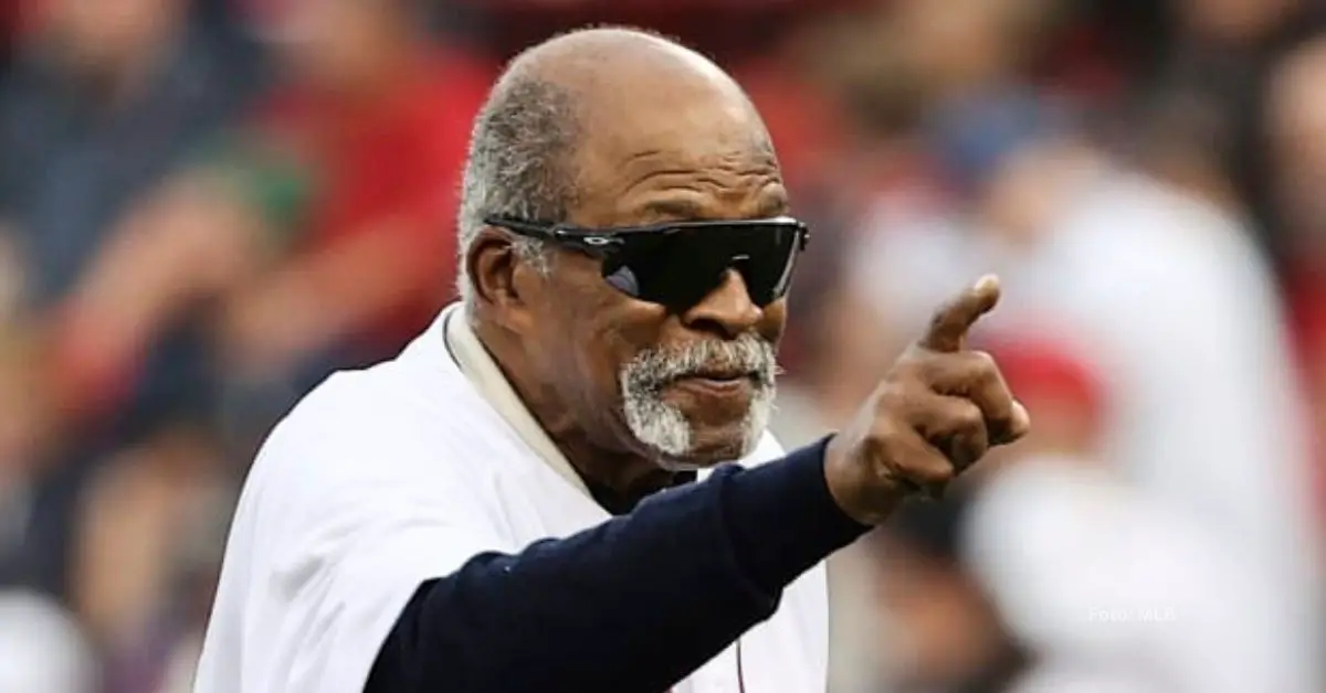 Lanzador cubano Luis Tiant en un acto de Boston Red Sox