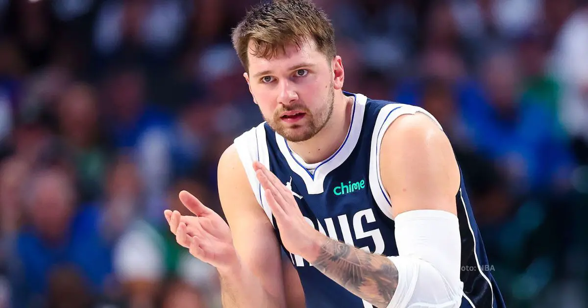 Luka Doncic en un juego de Dallas Mavericks