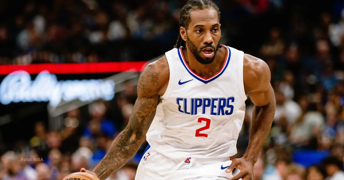 Kawhi Leonard con el uniforme de Clippers