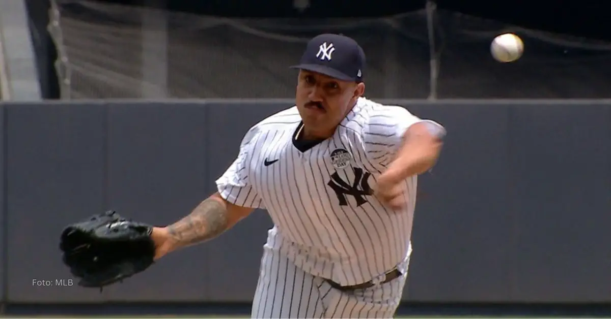 Nestor Cortés Jr. lanzando con New York Yankees