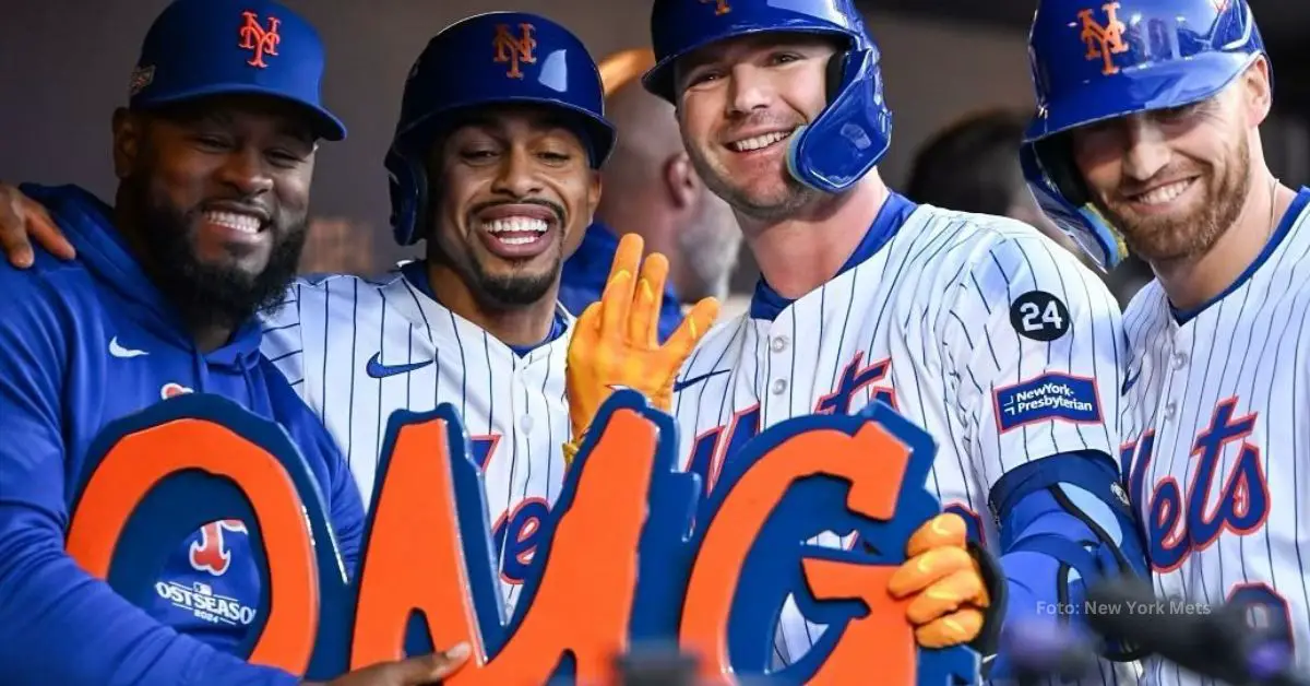 Jugadores de New York Mets celebrando en el dugout