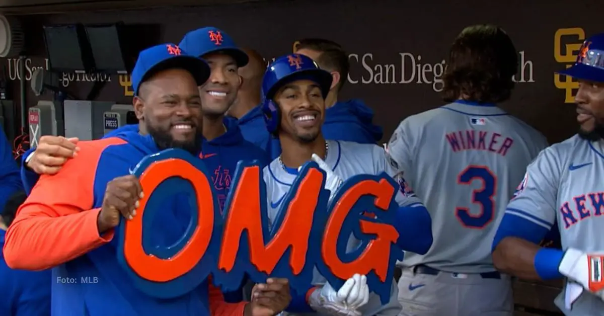 Francisco Lindor celebrando en el dugout de New York Mets