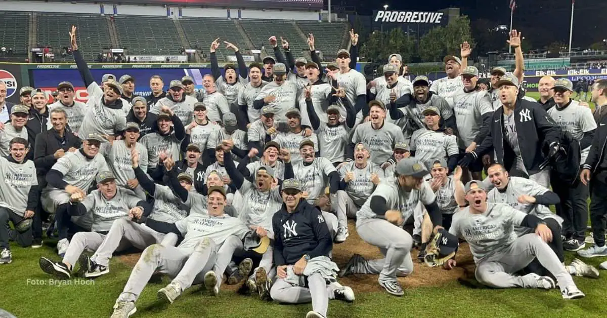 Equipo de New York Yankees celebra clasificación a Serie Mundial