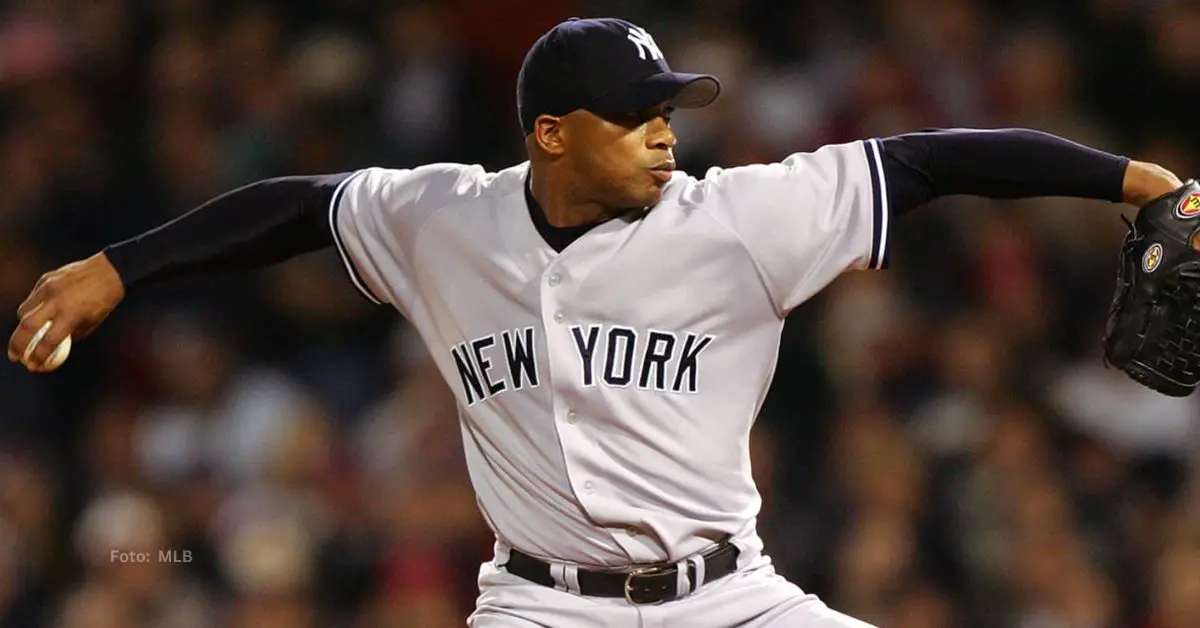 Orlando Hernández lanzando con New York Yankees