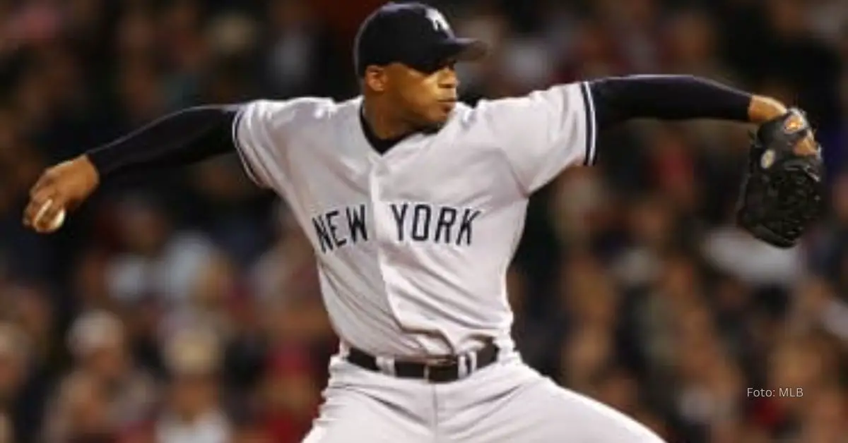 Orlando Hernández pitchando con Yankees