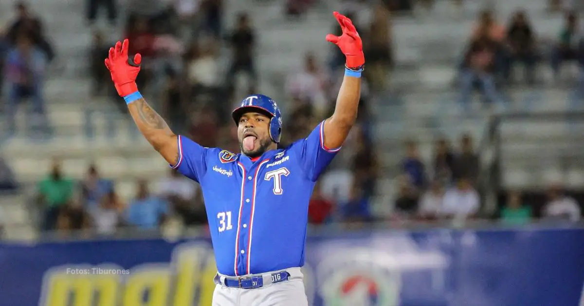 Yasiel Puig con Tiburones