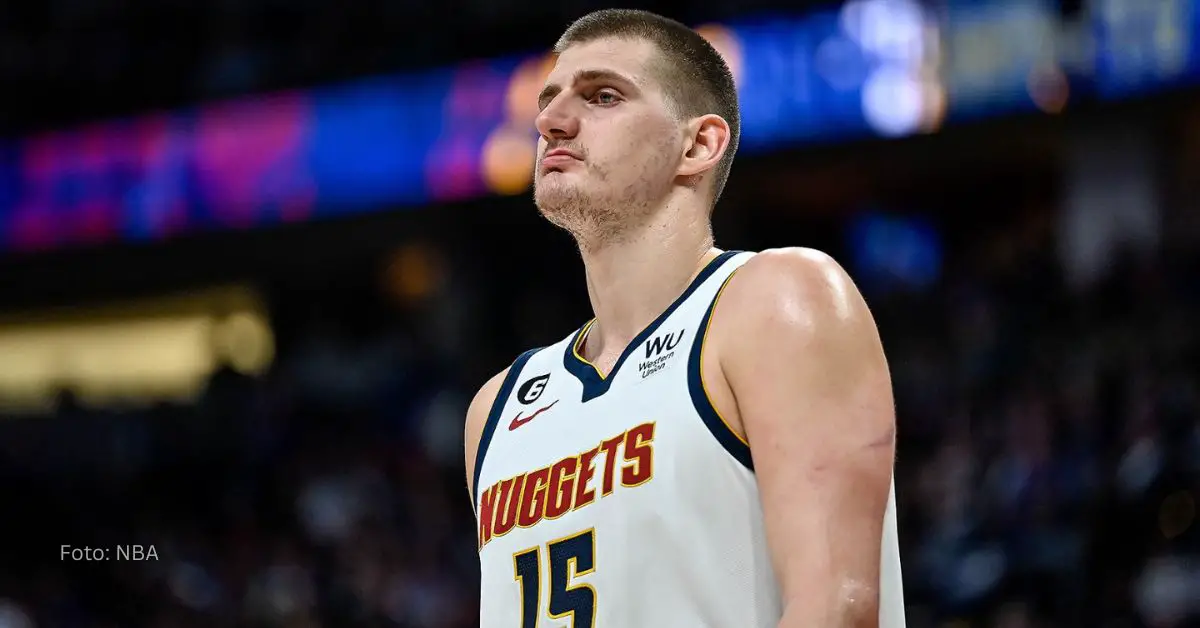 Nikola Jokic con uniforme de Denver Nuggets