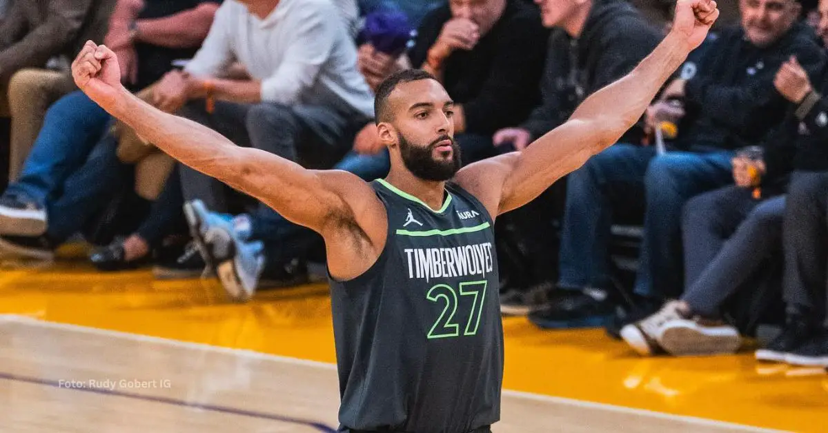 Rudy Gobert celebrando una canasta con Minnesota Timberwolves