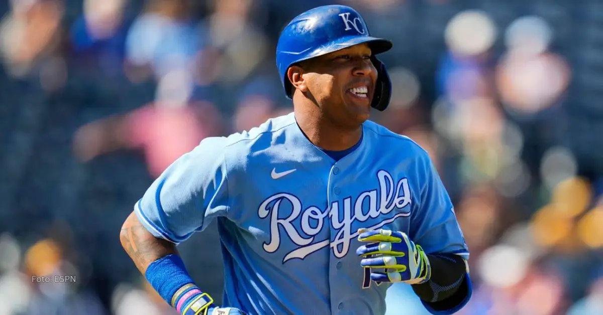 Salvador Perez sonriendo