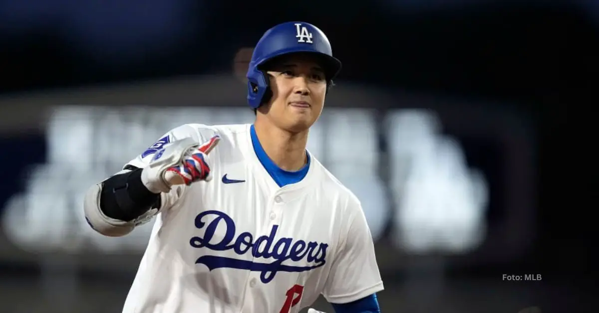 Shohei Ohtani recorriendo las bases tras jonrón con Los Angeles Dodgers