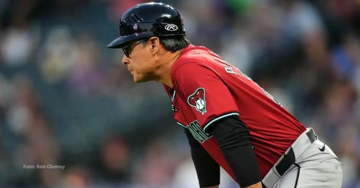 Tony Perezchica con el uniforme de Arizona Diamondbacks. Houston Astros