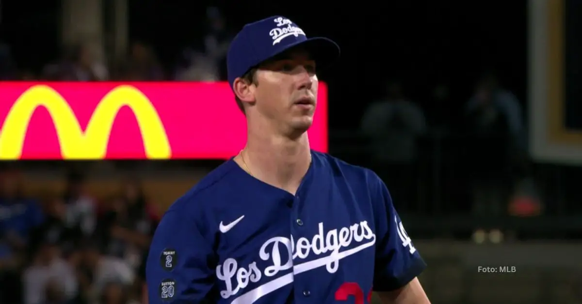 Walker Buehler en un juego con Los Angeles Dodgeres