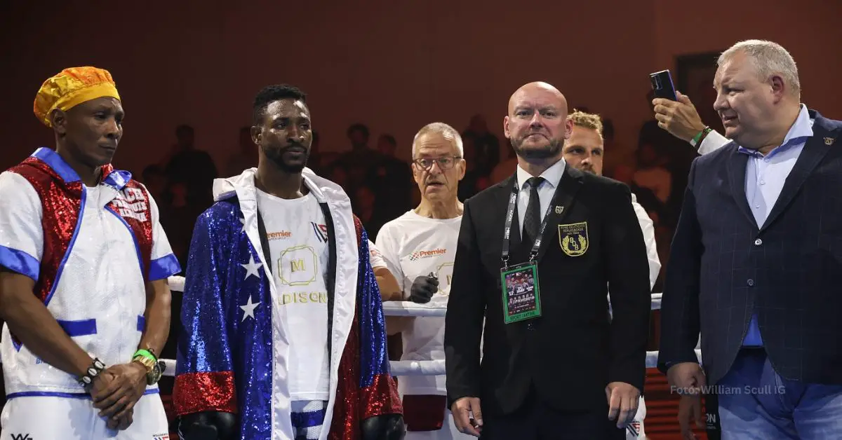 William Scull preparándose para el duelo ante Vladimir Shishkin