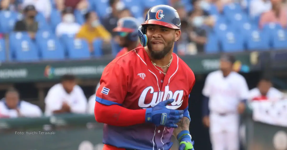 Yoan Moncada con el uniforme del Equipo Cuba