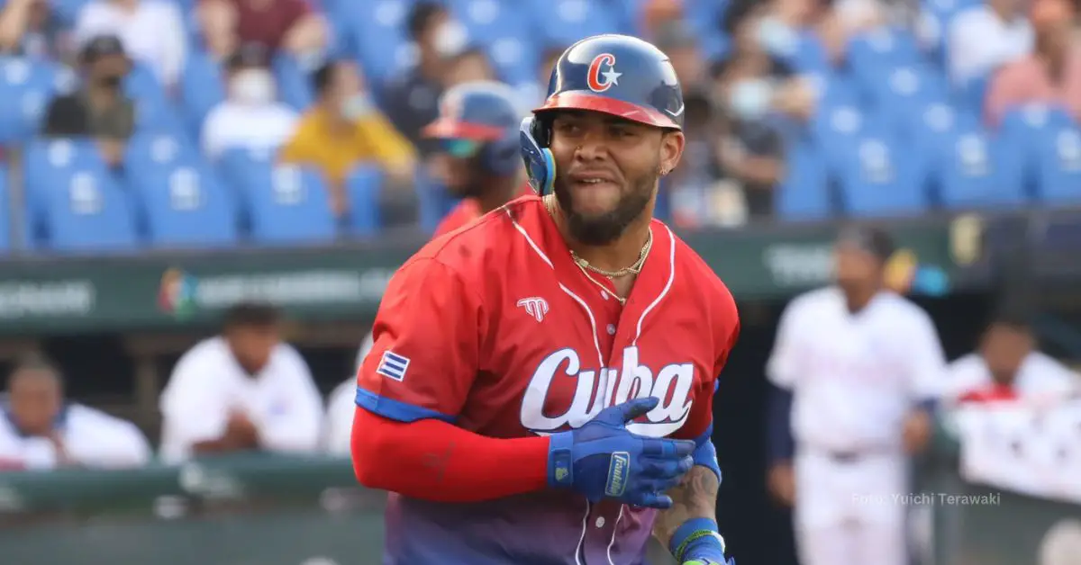 Yoan Moncada en un juego con el equipo Cuba