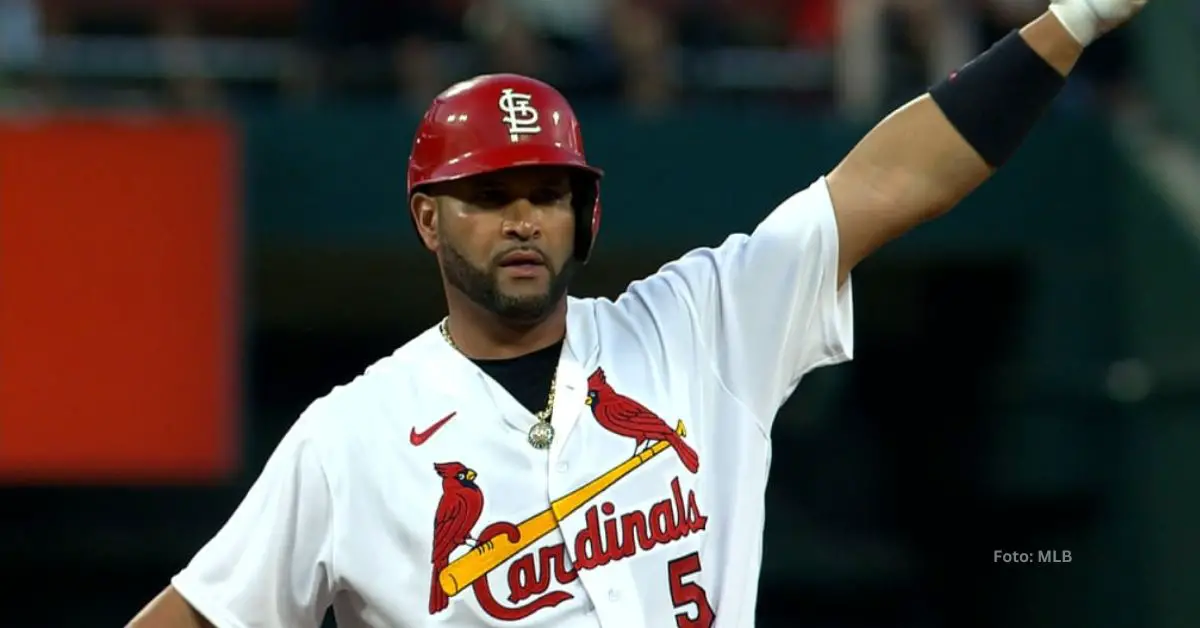 Albert Pujos en un juego con St, Louis Cardinals