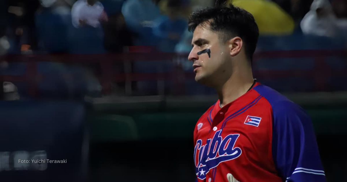 Ariel Martínez con uniforme del Equipo Cuba