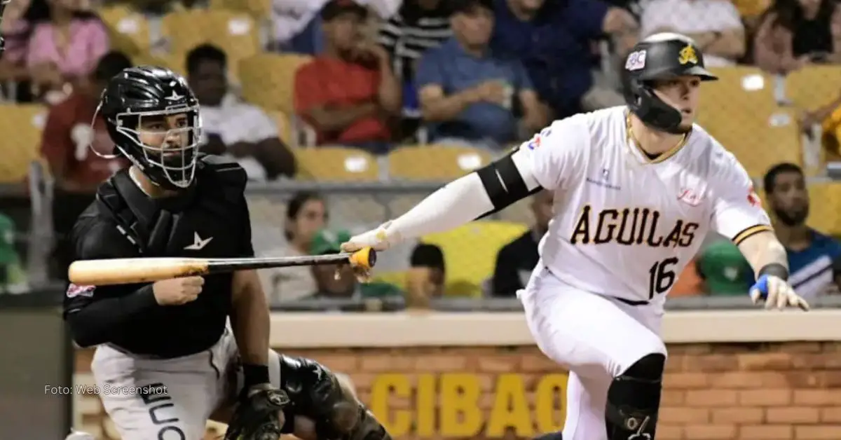 César Prieto con el uniforme de Águilas Cibaeñas