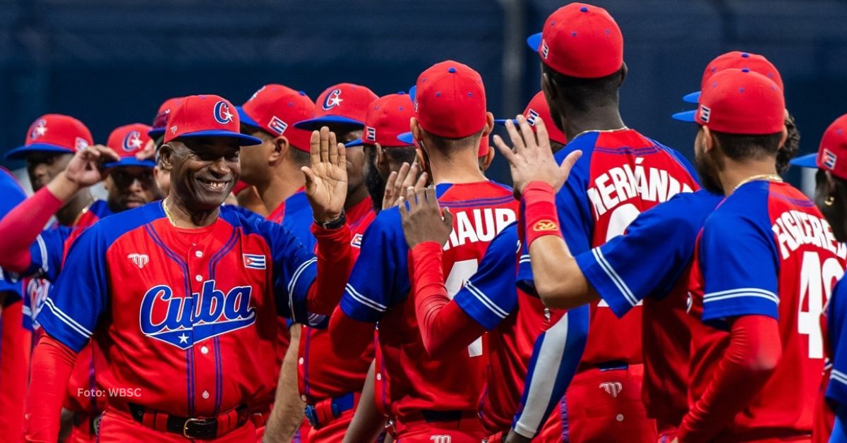 Equipo Cuba celebrando uno de sus triunfos en los juegos de preparación