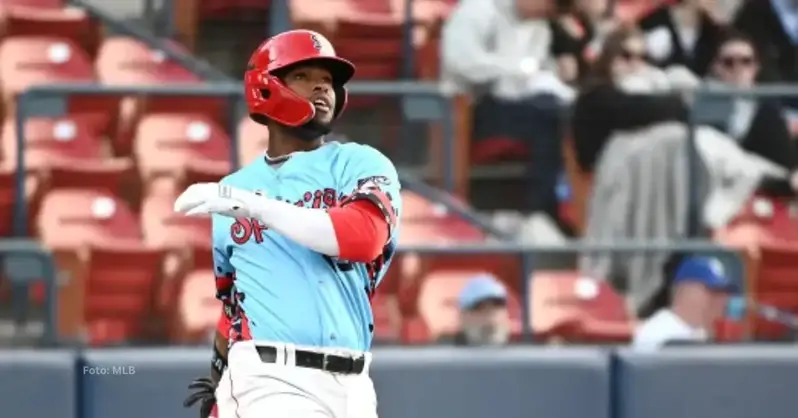 Yanquiel Fernández con Colorado Rockies