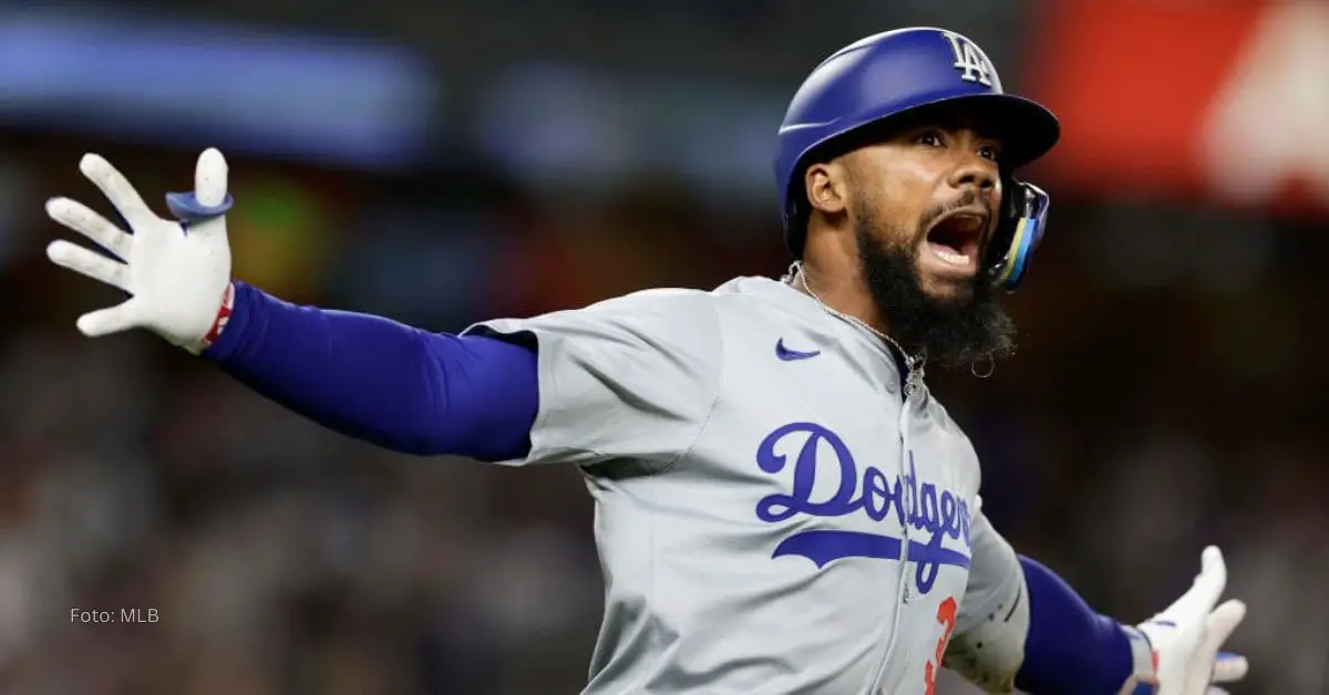 Tescar Hernández con uniforme de Los Angeles Dodgers