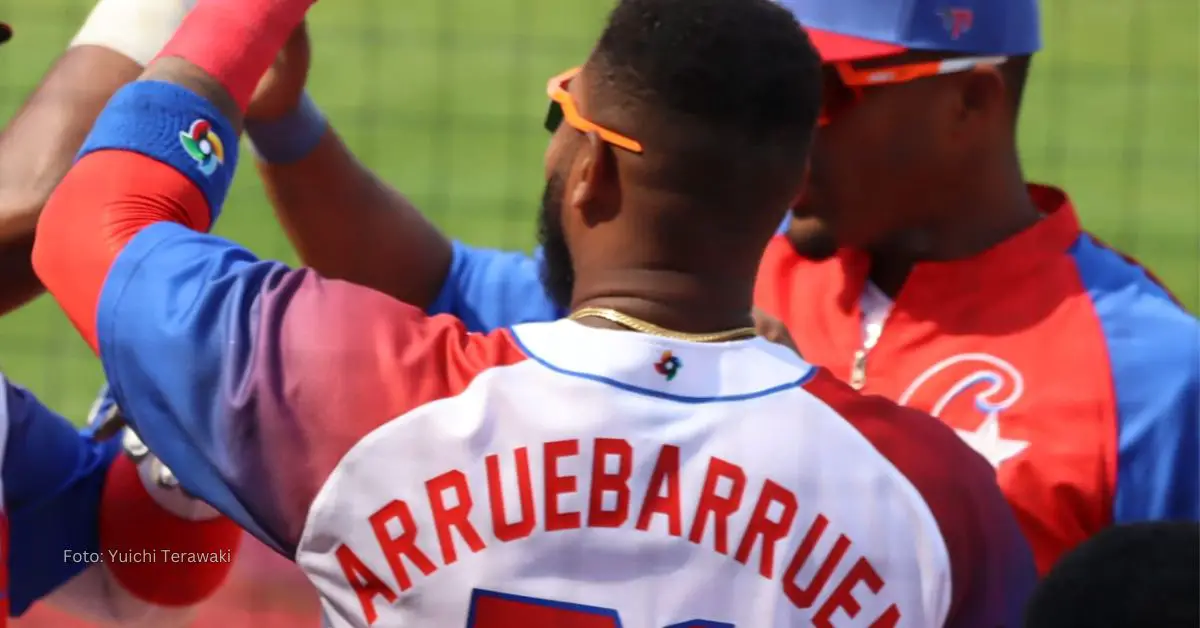 Erisbel Arruebarruena con uniforme de Equipo Cuba