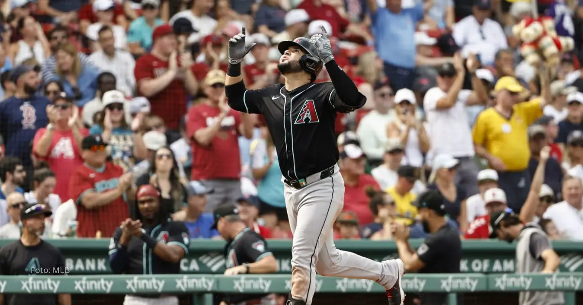 Eugenio Suárez celebrando jonrón con Arizona Diamondbacks