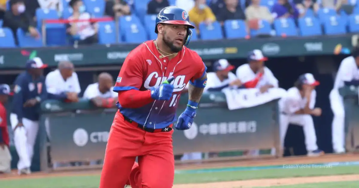 Yoan Moncada con el equipo Cuba