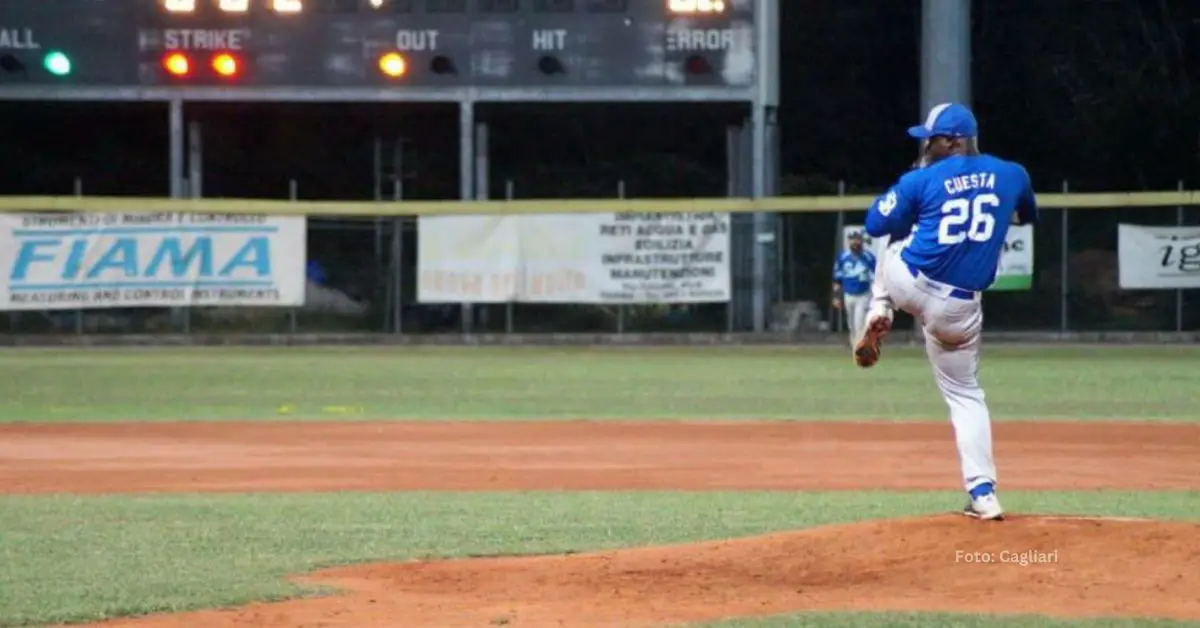 José Pablo Cuestas lanzando en Italia. Beisbol cubano