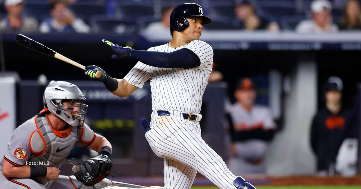 Juan Soto bateando con New York Yankees