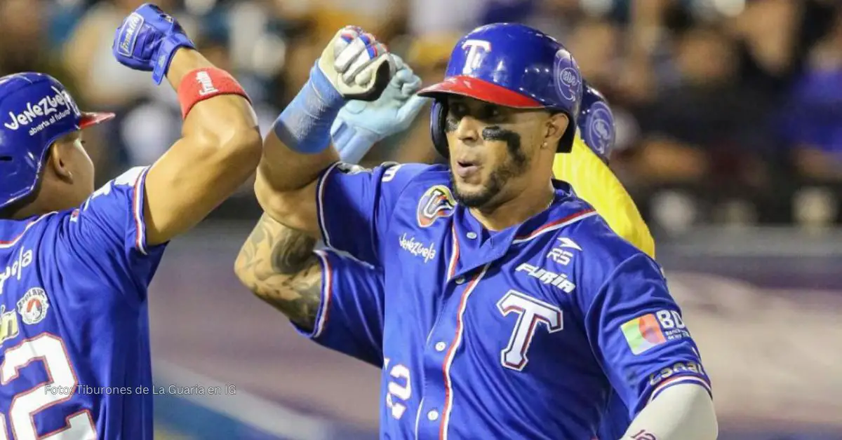 Leonys Martín celebrando con Tiburones de la Guaira