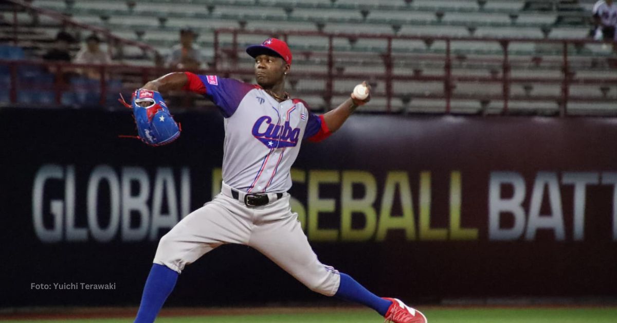 Liván Moinelo con el equipo Cuba