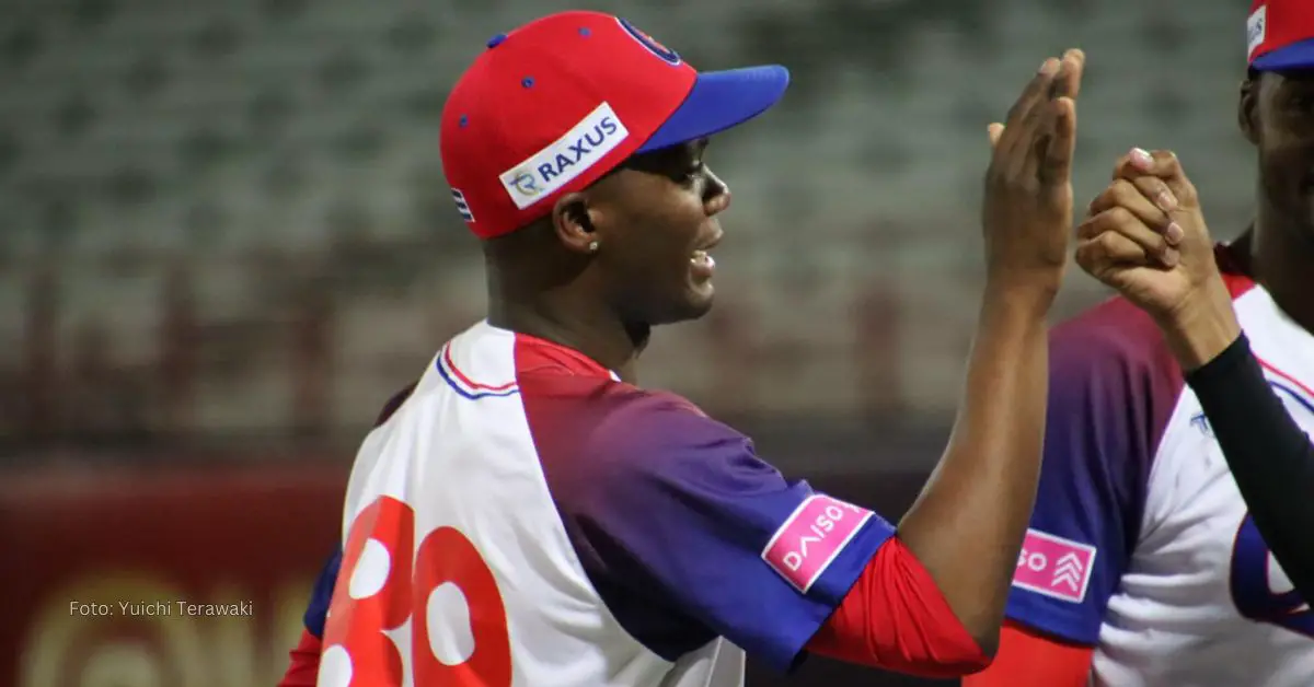 Livan Moinelo con uniforme del Equipo Cuba