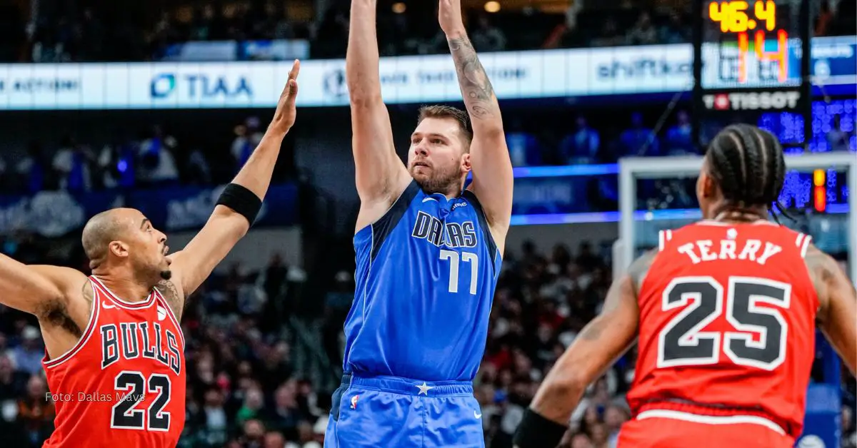 Luka Doncic jugando con Dallas Mavericks