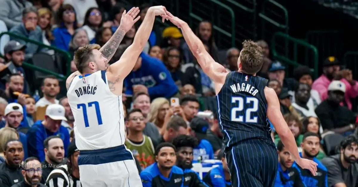 Luka Doncic triple con Dallas Mavericks