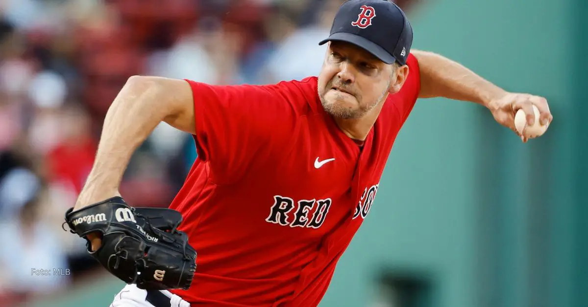 Rich Hill con el uniforme de Red Sox