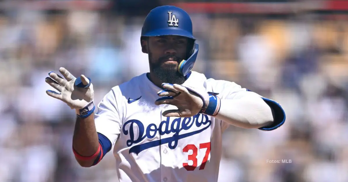 Teoscar Hernández celebrando con Los Angeles Dodgers