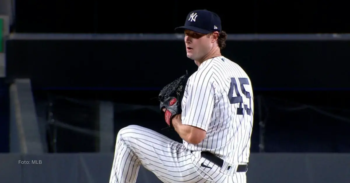 Gerrit Cole lanzando con New York Yankees