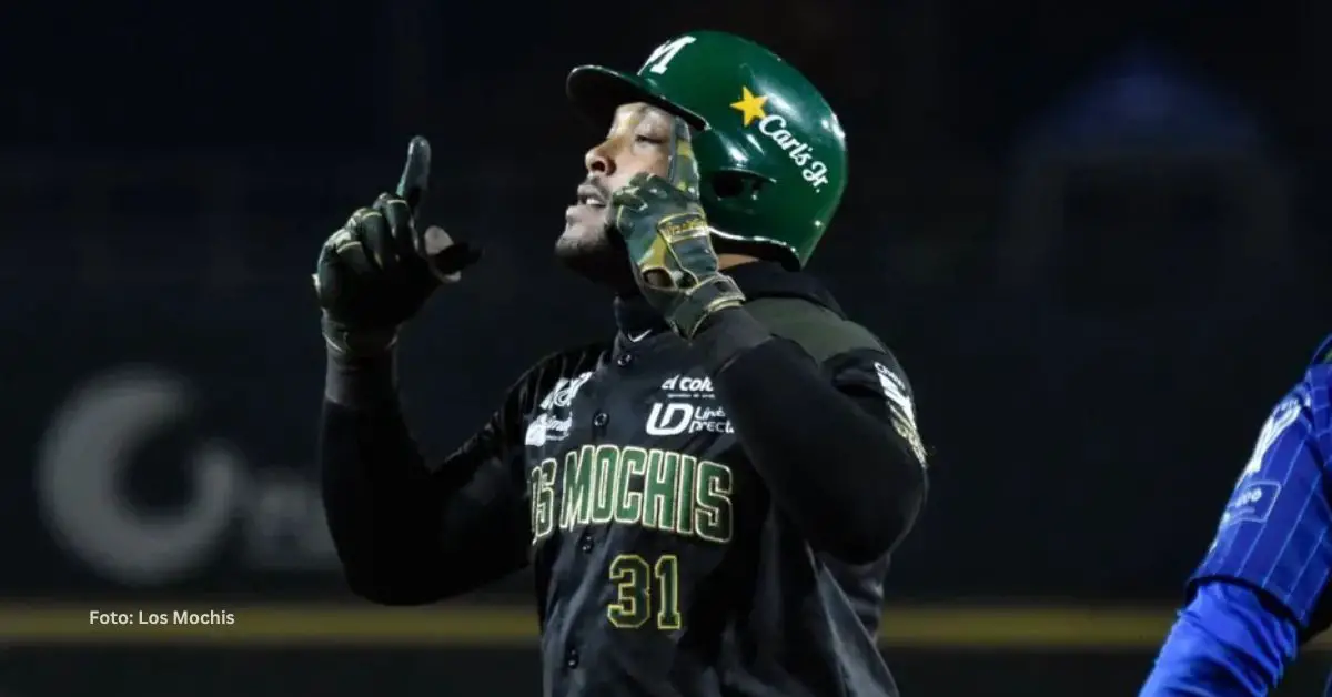 Yasmany Tomas señala el cielo tras cuadrangular