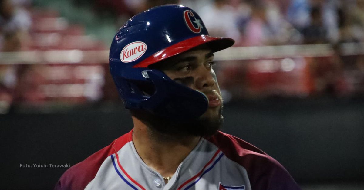 Yoan Moncada con el equipo Cuba en el Premier 12