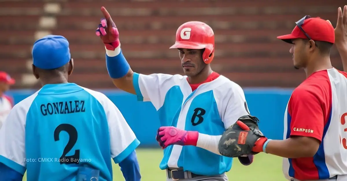 Alexquemer Sánchez con el equipo de Bayamo. Beisbol Cubano