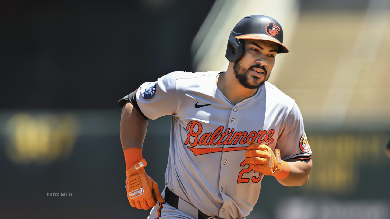 Anthony Santander con el uniforme de Baltimore Orioles