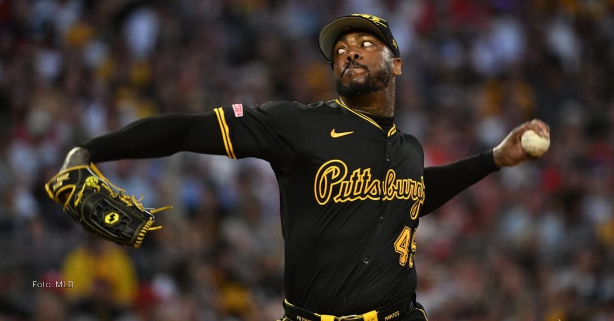 Aroldis Chapman lanzando con Pittsburgh Pirates