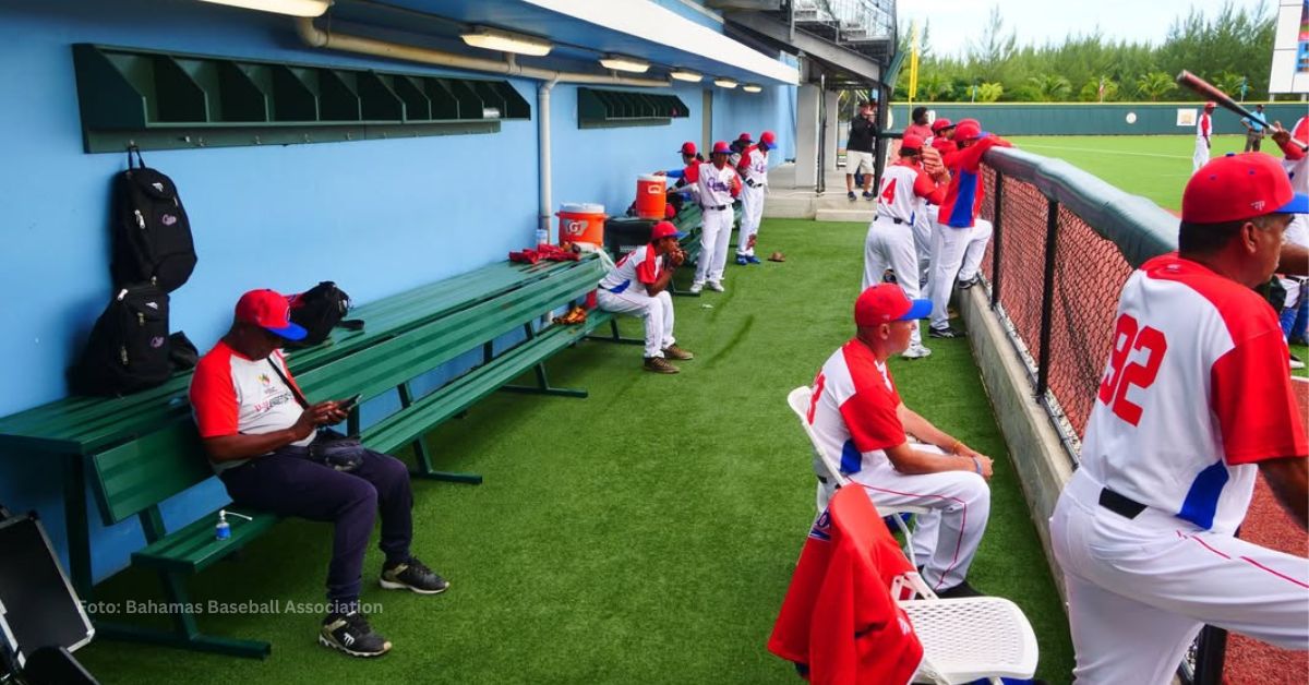 Jugadores y cuerpo tecnico del equipo Cuba en la Copa Caribe U15