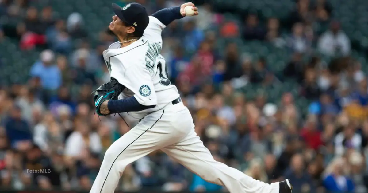 Félix Hernández lanzando con Seattle Mariners en MLB